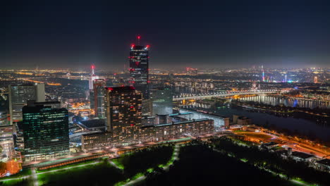 Wiener-Skyline-Herbstnachtszene