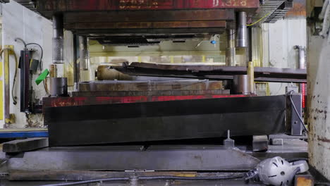 grandes piezas de prensado de máquinas industriales