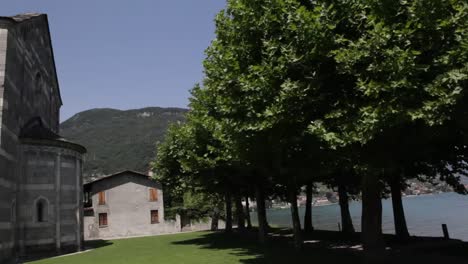 An-overview-of-the-calm-lake-Como-in-Northern-Italy