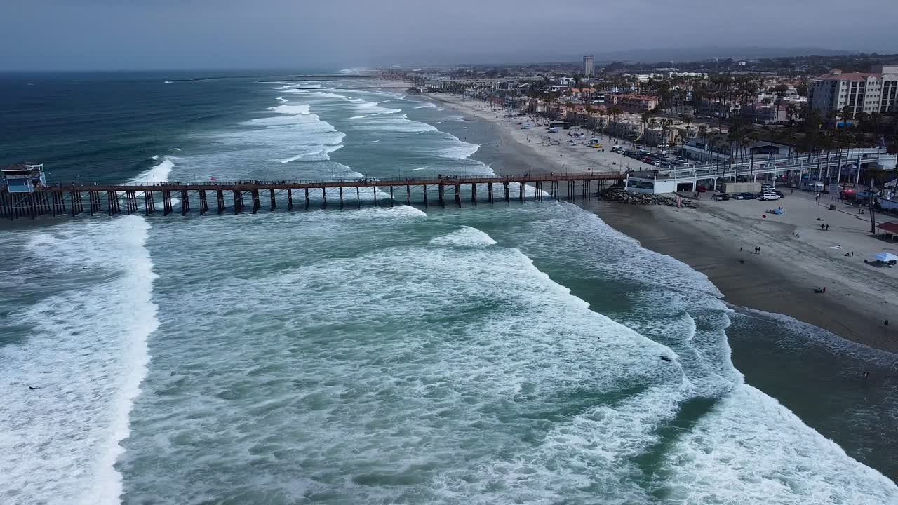 아침에 오션 사이드 부두 팬 오버