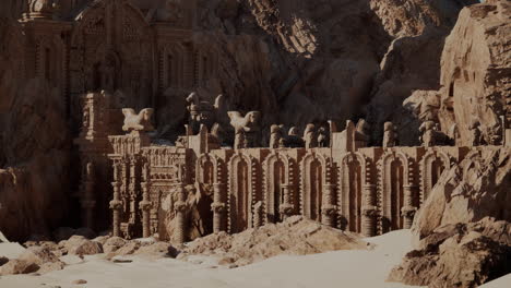 ruinas de la antigua ciudad de piedra en el desierto