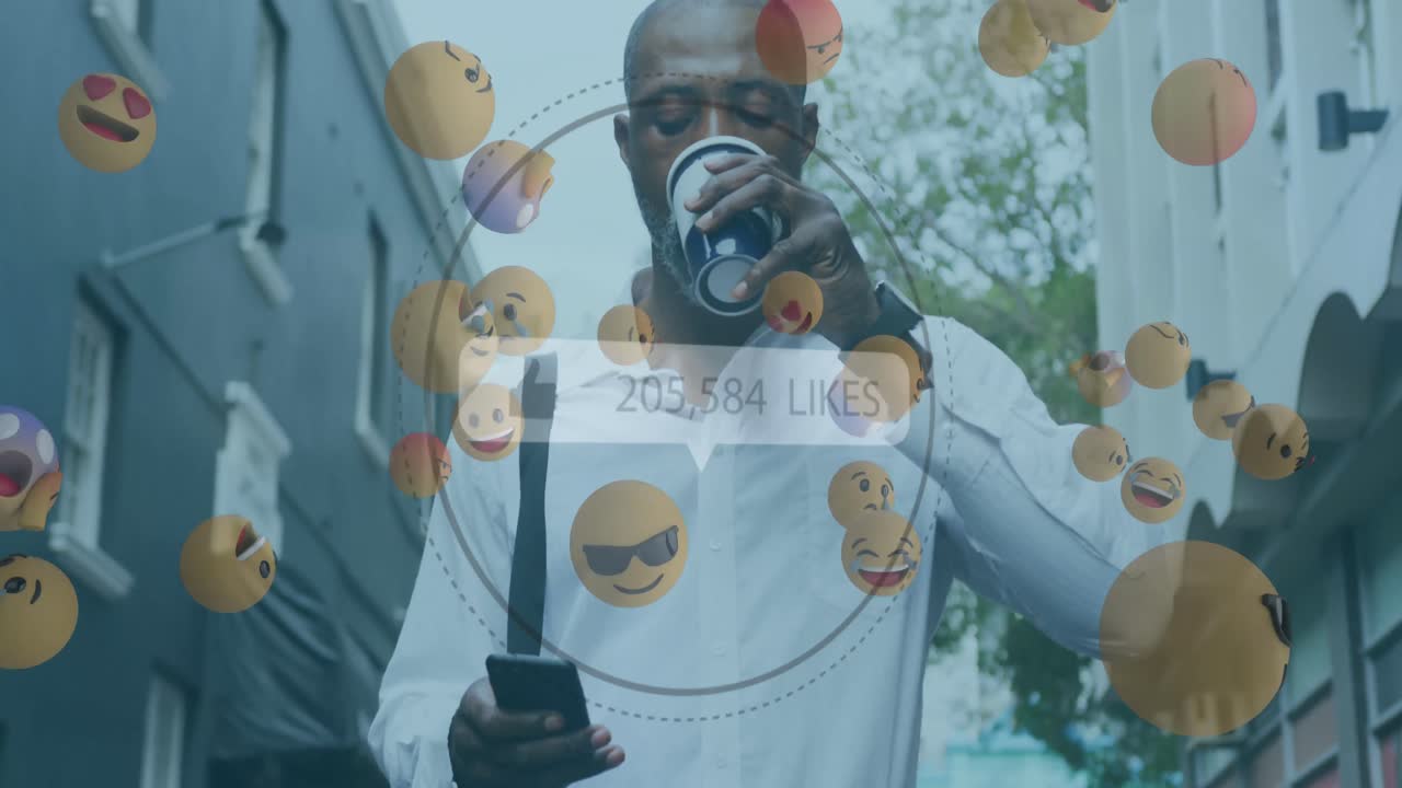 pulgares hacia arriba icono con crecientes gustos y emojis faciales contra hombre afroamericano bebiendo café