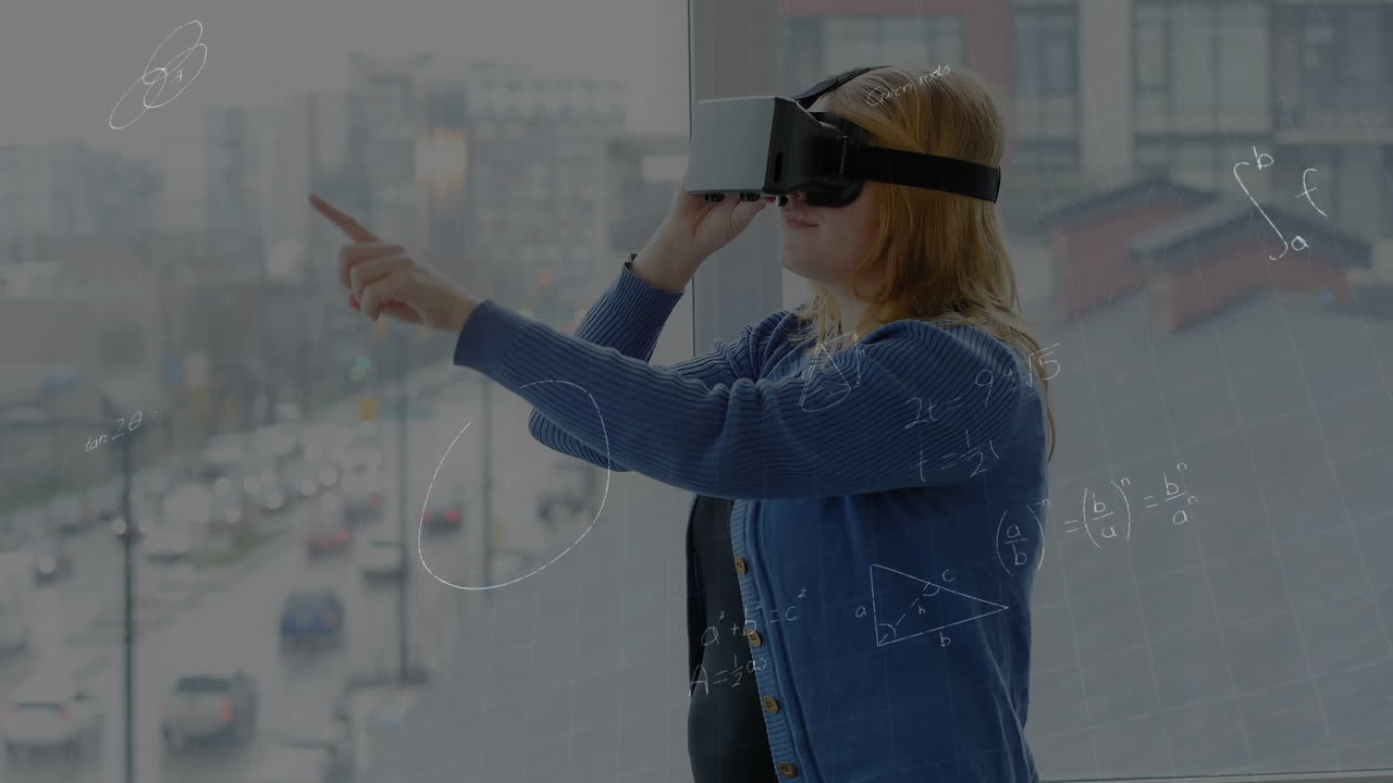 анимация математических рисунков и уравнений над женщиной в наушниках vr