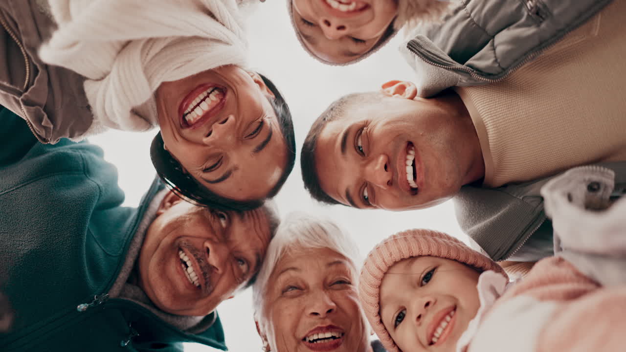 행복한 다세대 가족 초상화