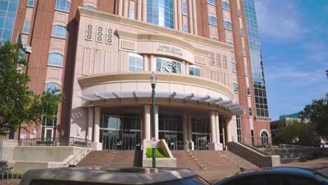 Establishing-shot-of-the-Harris-County-Civil-courthouse-building