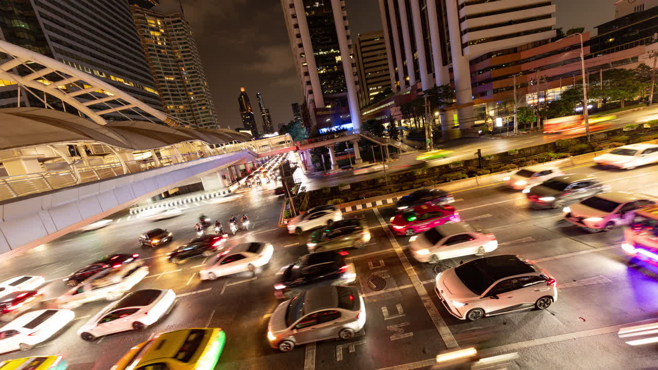 timelapse of rush hour traffic in central bangkok at night