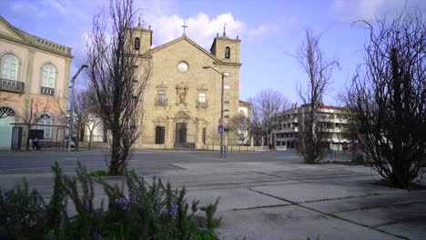 Empty-city-streets,-coronavirus-lockdown-Castelo-Branco-city,-reveal-church