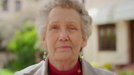 retrato de un anciano, sonrisa y rostro
