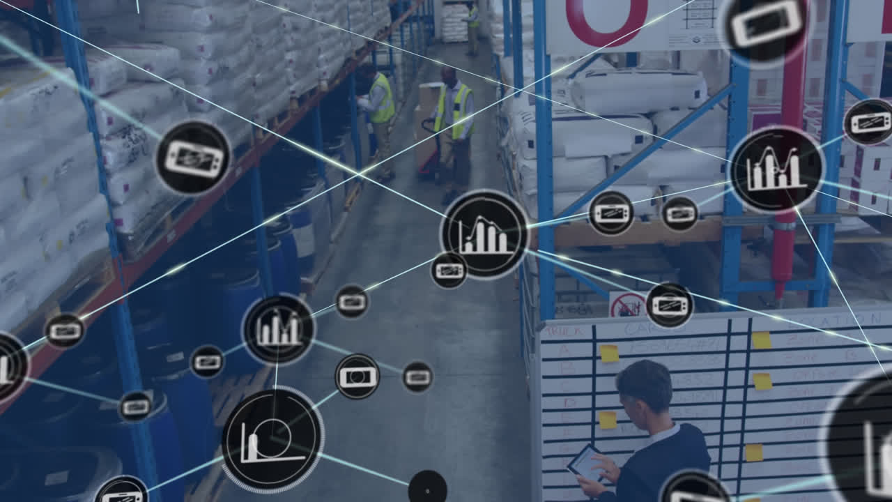 창고에서 팔레트 트럭을 끌고 있는 아프리카계 미국인 남성 노동자 위의 아이콘 네트워크의 애니메이션