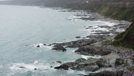 Polhawn-Fort-Reveal-Rocky-Coastal-Cliffs-On-A-Misty-Morning-In-Torpoint,-Cornwall,-United-Kingdom