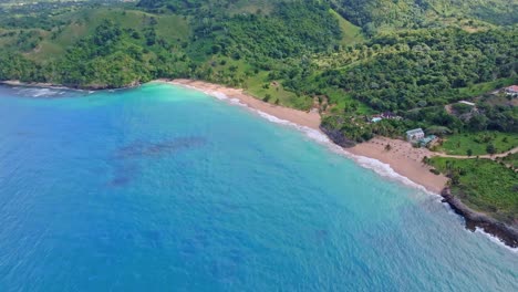 Playa-Colorada-Es-Una-Hermosa-Playa-En-Samaná,-República-Dominicana