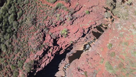 Avión-Teledirigido-Girando-Sobre-El-Desfiladero-De-Joffre-En-El-Parque-Nacional-Karijini