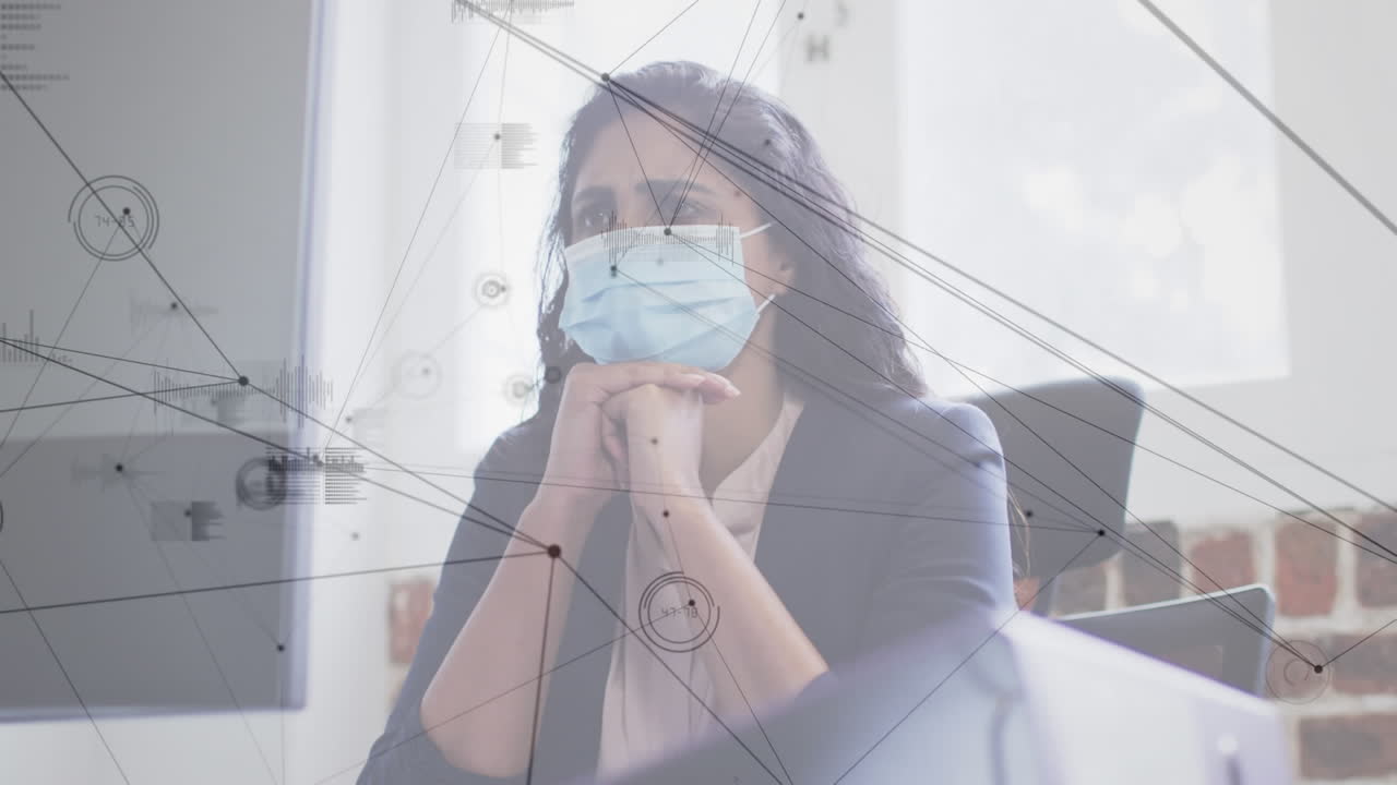 анимация сети связей над деловой женщиной в офисе