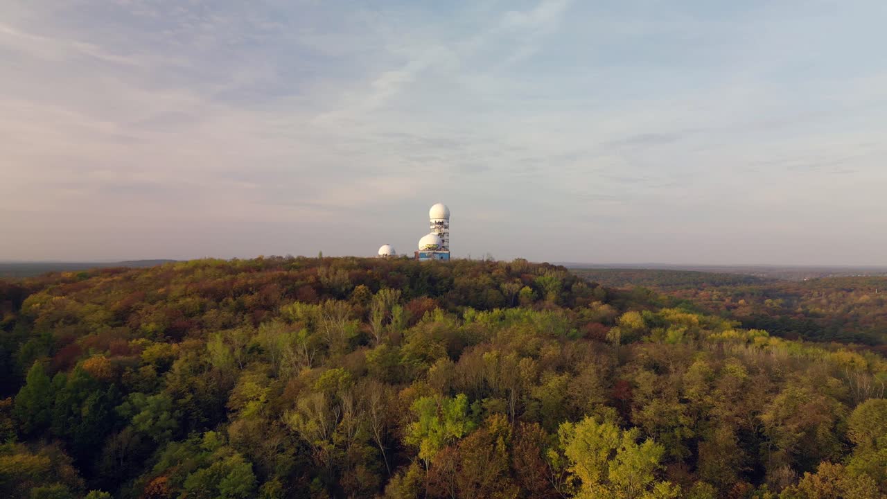torre de cohetes de defensa de guerra
