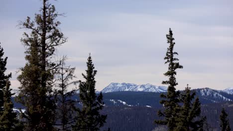 4K-Time-Lapse-Mountains-and-trees