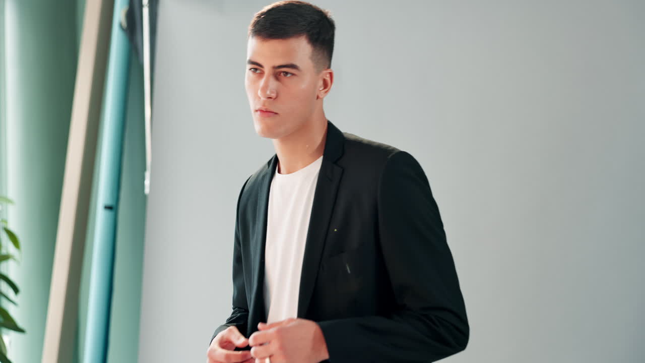 양복을 입은 남자