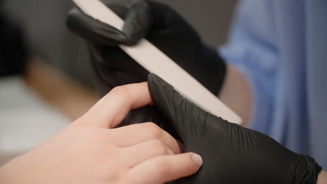 sesión de manicura
