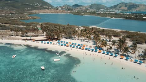 4k-Luftdrohnenansicht-Von-Strand-Und-Palmen-In-Wunderschöner-Tropischer-Lage-Am-Strand-Von-St.-Maarten-Le-Galion