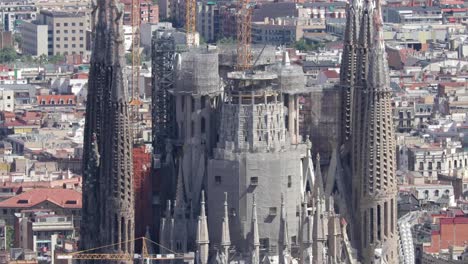 Sagrada-Familia-Close-4K-01