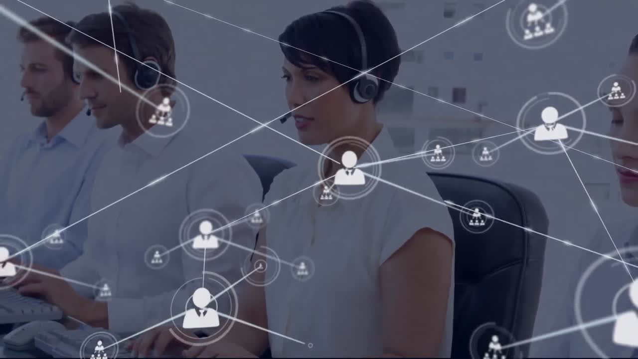 animación de la red de iconos de perfil sobre mujer biracial usando auriculares de teléfono sonriendo en la oficina