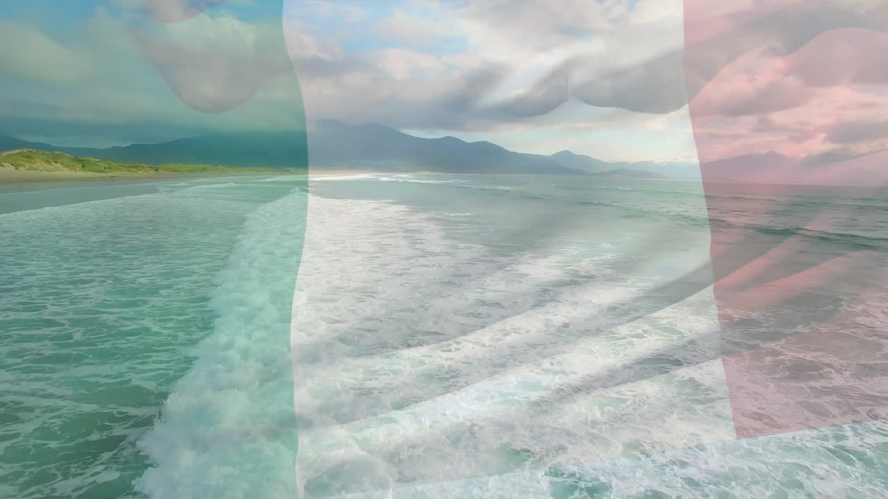 Animazione della bandiera dell'Italia che sventola su un paesaggio marino