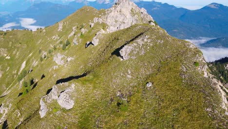 vuelo cinemático en los alpes