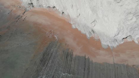 Aerial-view-of-waves-crashing-in-the-Jiwani-beach-in-Baluchistan