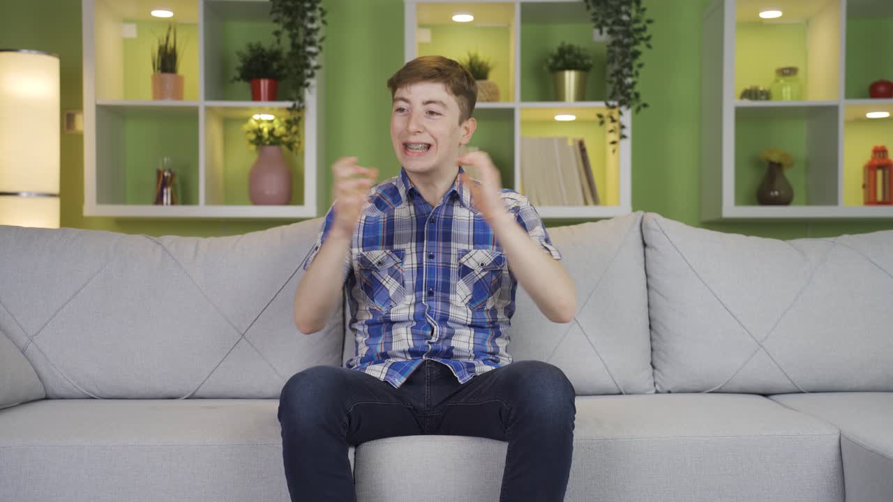 젊은이가 사랑에 빠지죠.