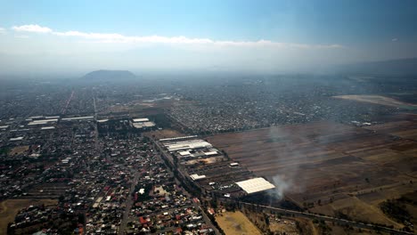 fotografía aérea de un barrio pobre fuera de la ciudad de méxico