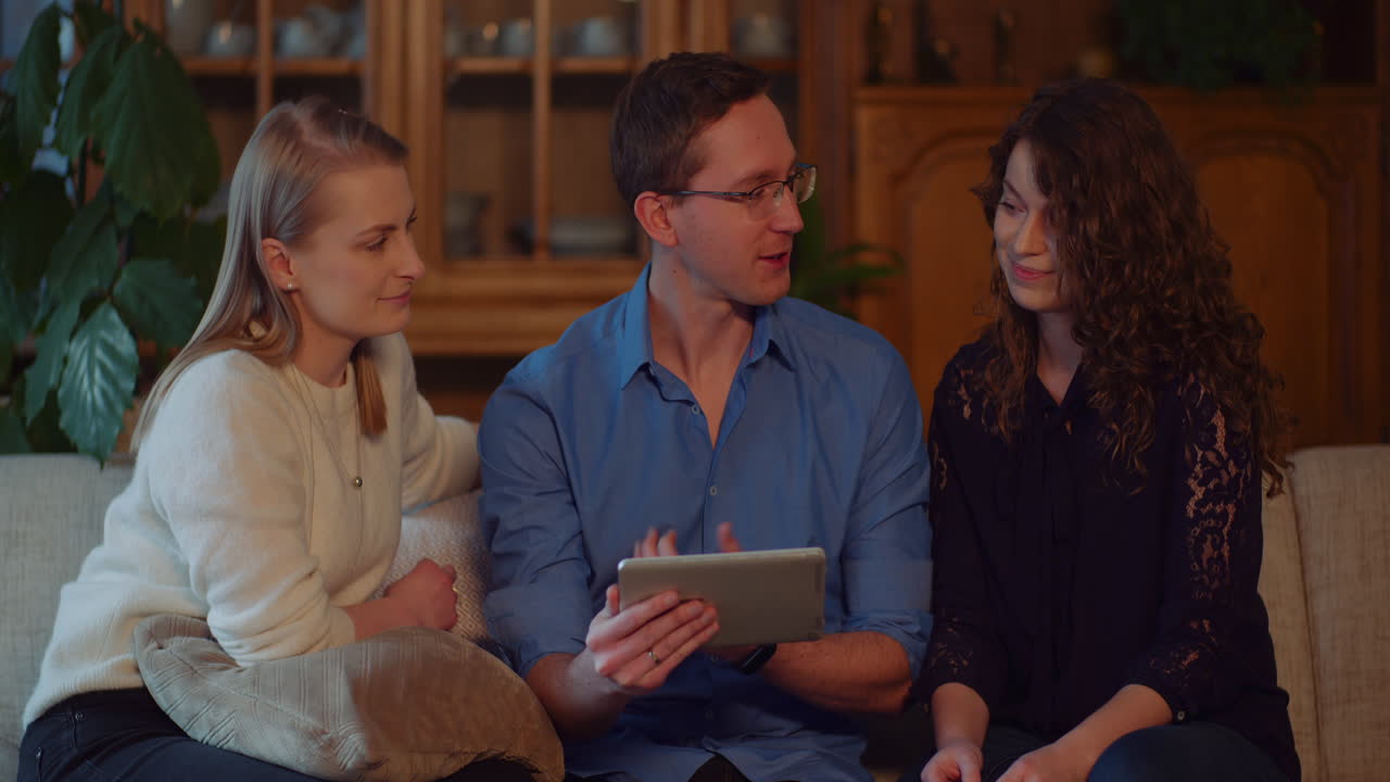 gente que usa la tableta