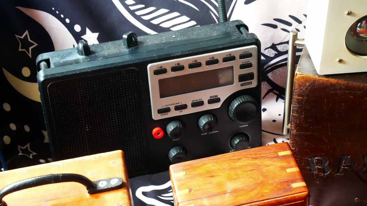 초자연적인 영혼 유령 상자 evp 통신 장치의 현대 컬렉션