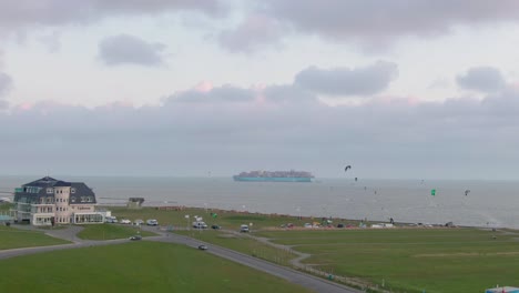 tiro de drone de casa kitesurf y playa en