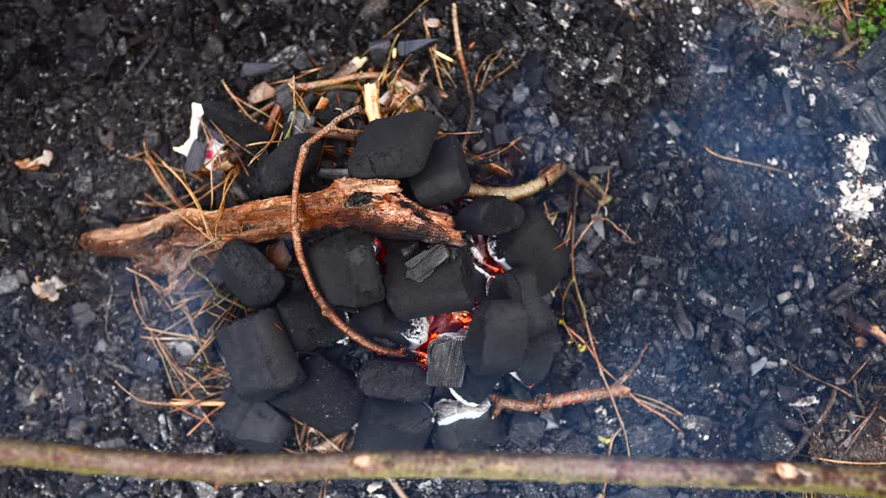 キャンプファイア