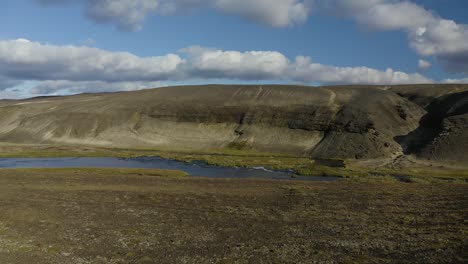 Natural,-cool-fresh-water-is-abundant-in-Iceland,-you-can-drink-it-straight-from-the-river