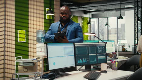 vertical video black consultant leverages analytics and report writing for forecast results