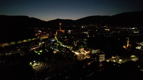 vista de drones de la noche de bosnia