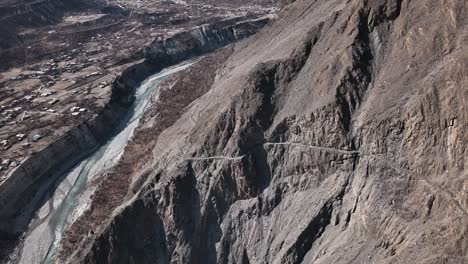 Gilgit-baltistán,-Paso-De-Khunjerab,-Pakistán,-Una-Nueva-Frontera,-Antigua-Ruta-De-La-Seda