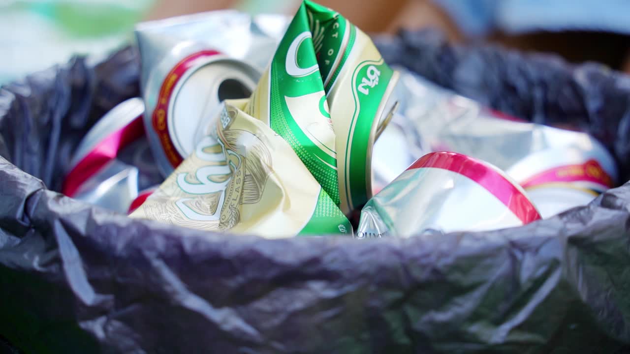 재활용 알루미 캔