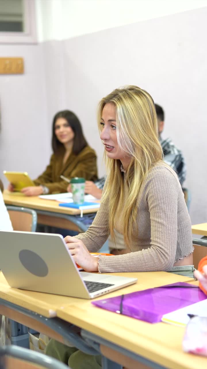 estudiantes en un entorno de aula