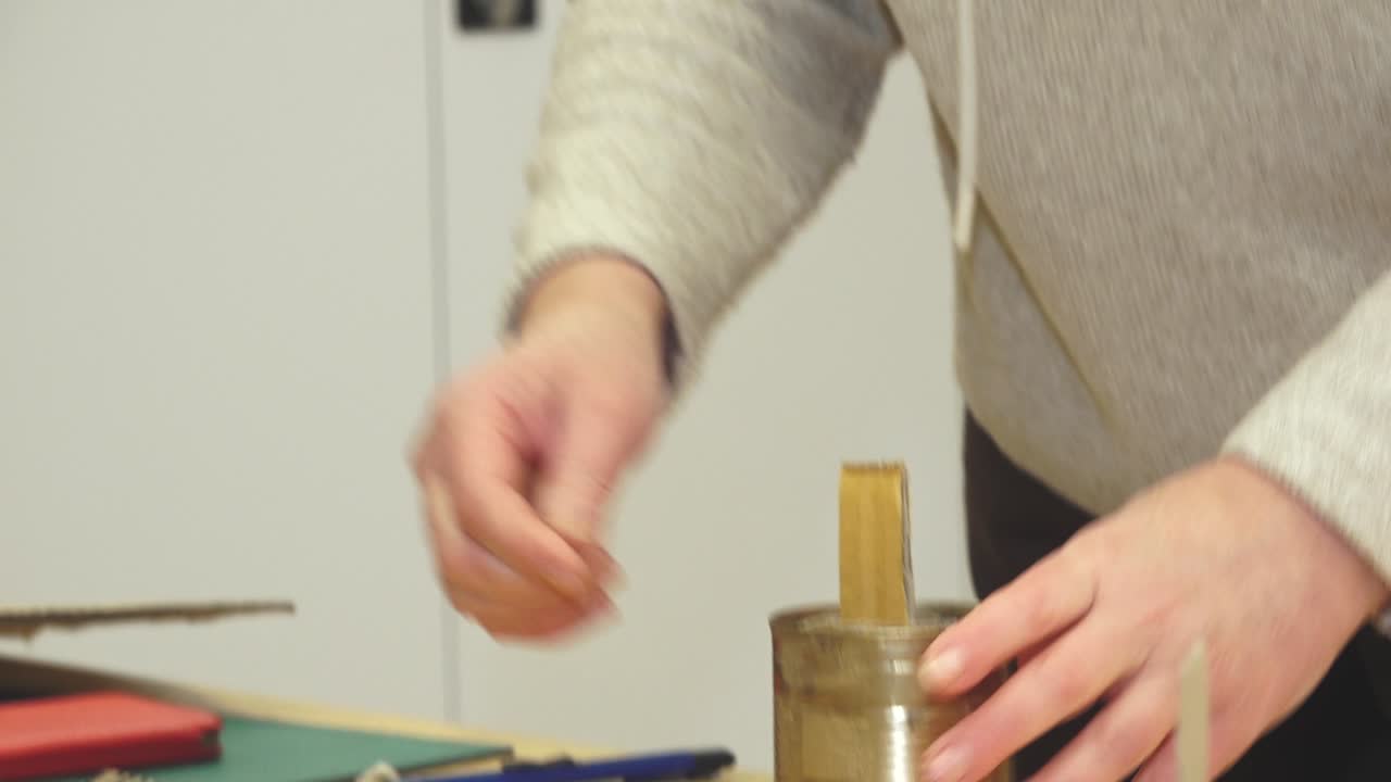 траншейные свечи изготавливаются добровольными помощниками