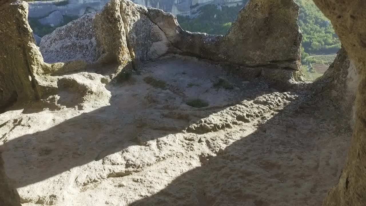 внутренний вид пещеры