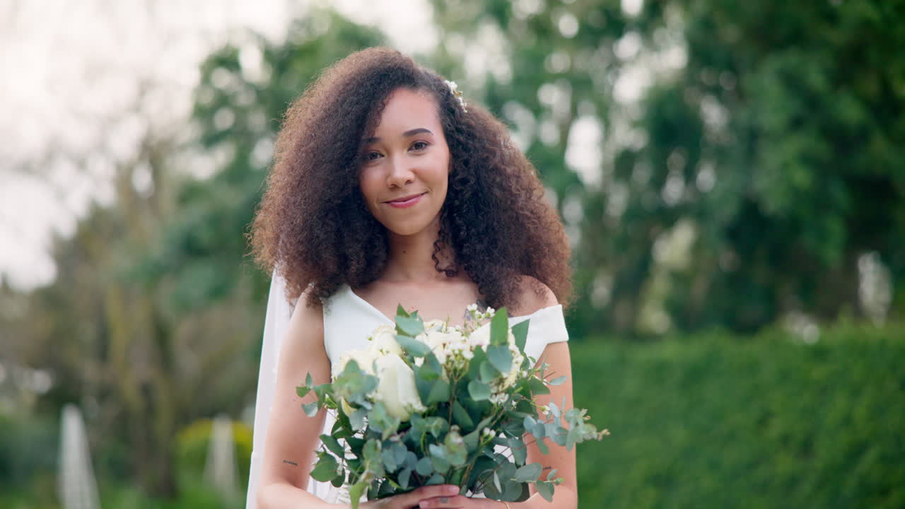 parque, boda y cara de mujer con flores