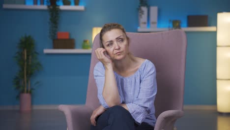 la mujer con el problema del olvido.