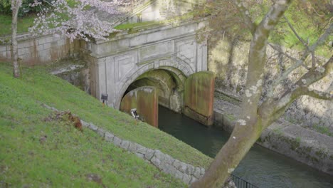 Biwako-Sosui,-Alter-Wasserkanal-Vom-Biwa-See-Nach-Kyoto,-Japan