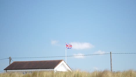 Una-Bandera-Ondeando-Al-Viento-Para-Que-Todos-La-Vean