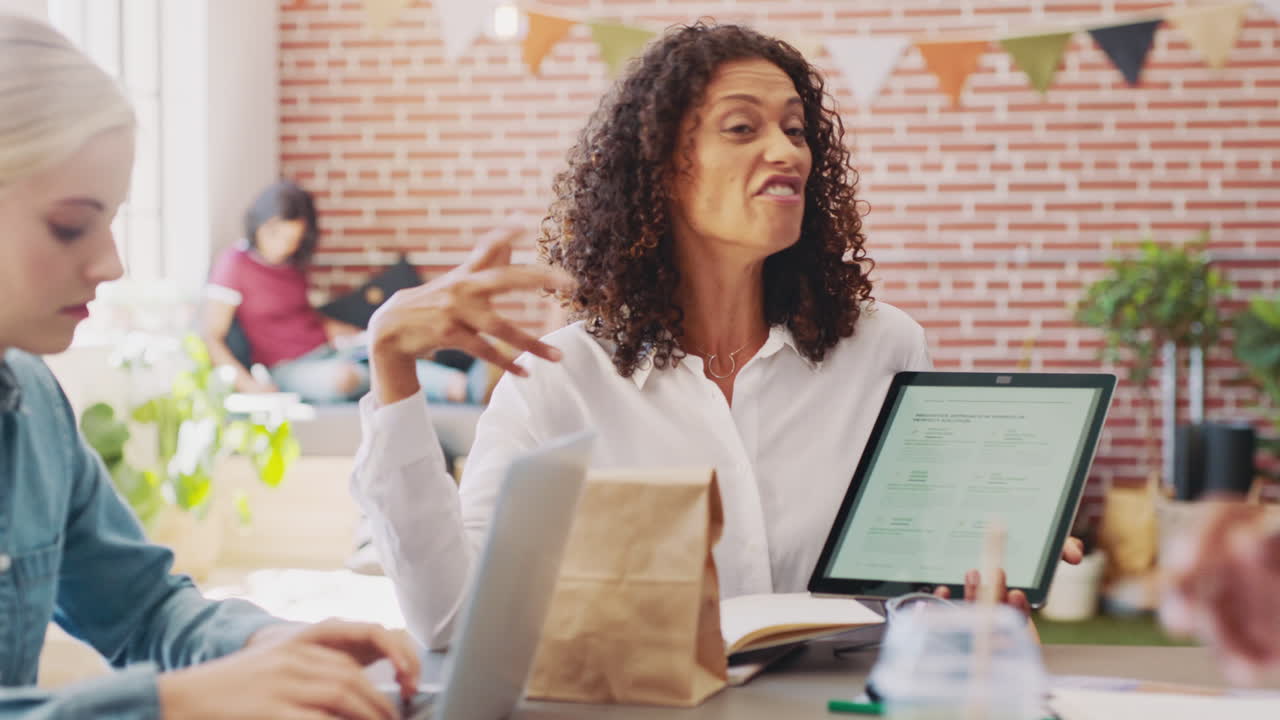 reunión de negocios, mujer líder