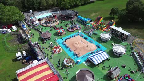 4k30p-Drohnen-Luftbild,-Vergnügungspark,-Karneval,-Karussell,-Erholungsspielplatz