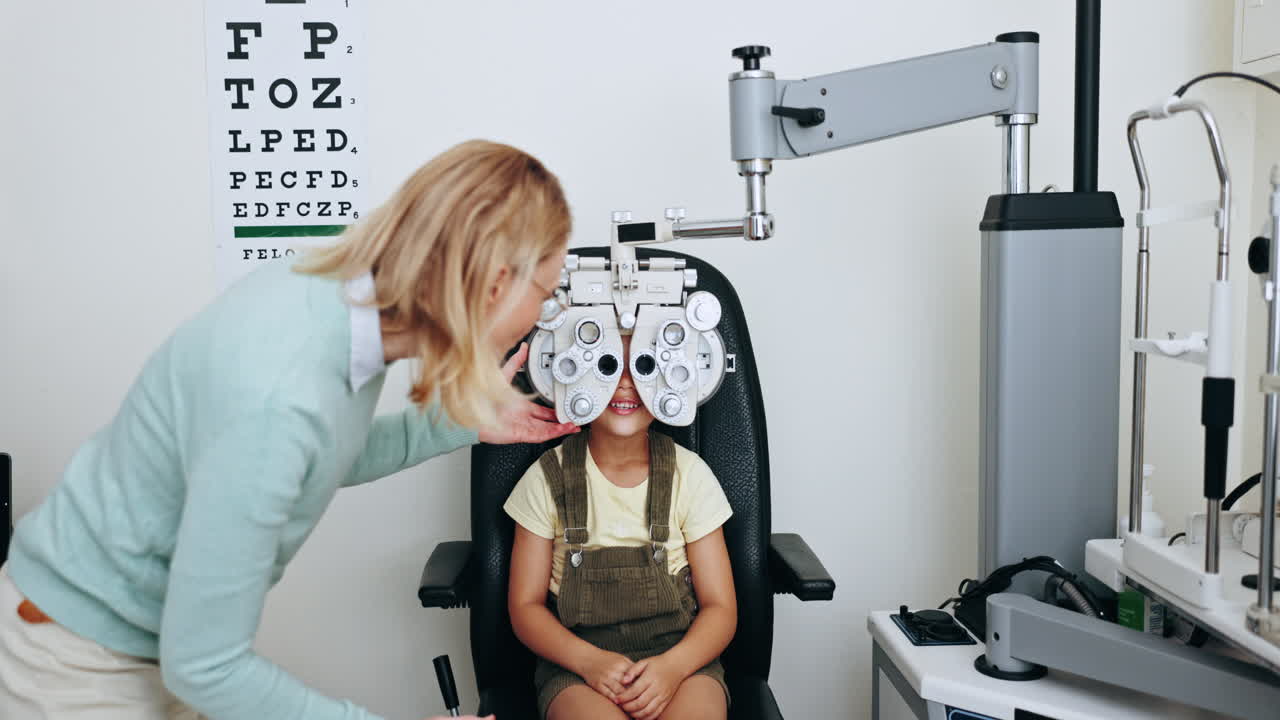 Vision, optometry and optician with child