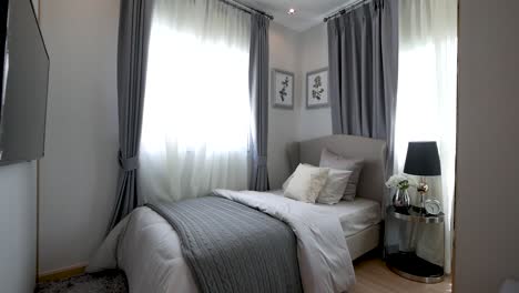 stylish and trendy bedroom decoration with the good natural light