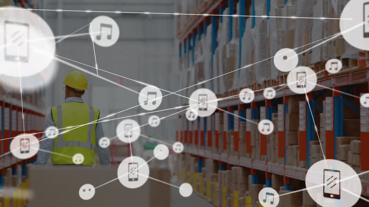 animación de la red de conexiones con iconos sobre el hombre que trabaja en el almacén